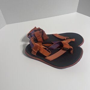Teva Women Thong Sandals Sz 8 Orange Strappy Universal Outdoor Adventure Shoes